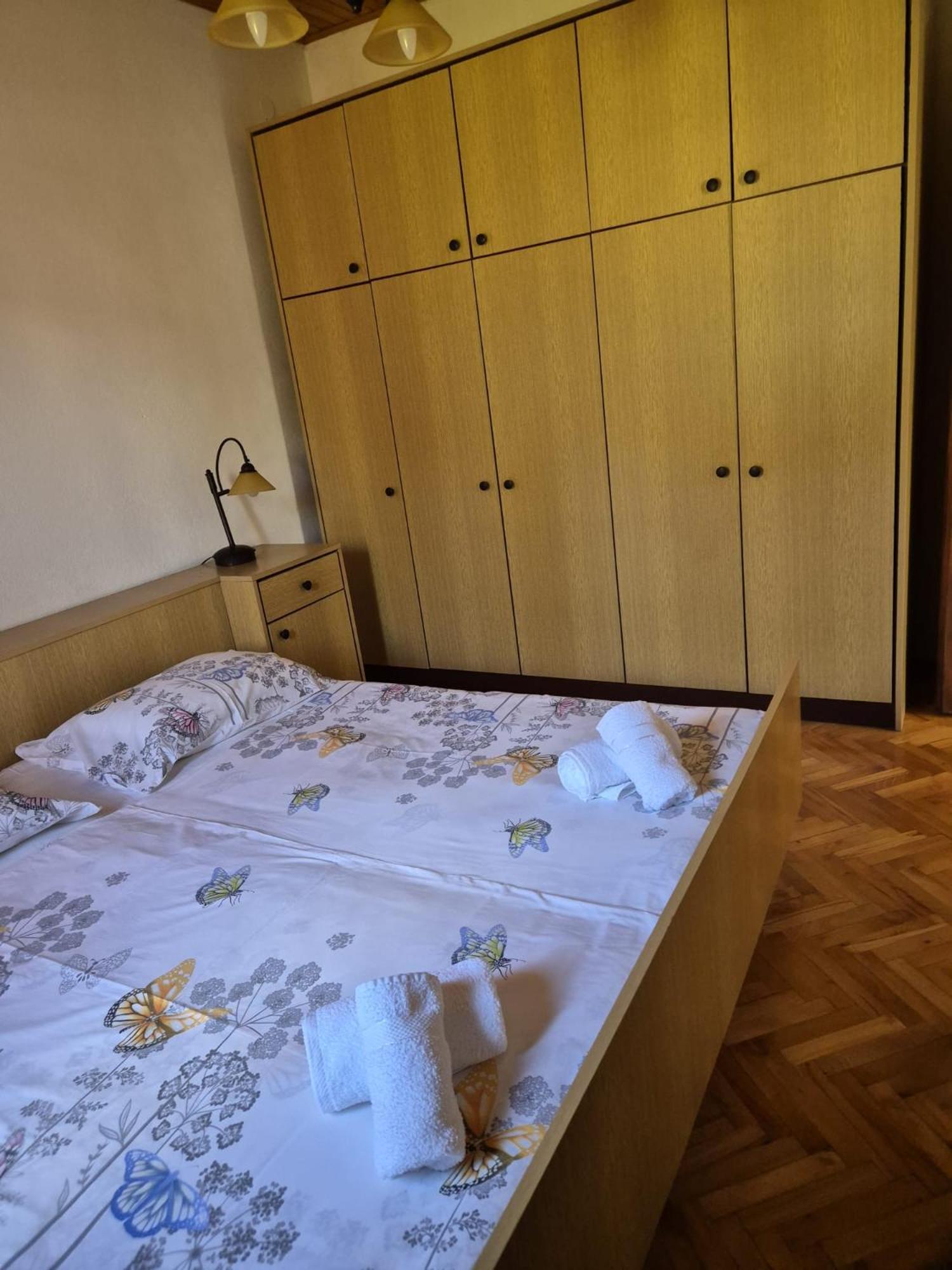 Apartmani Ino Škrip Exterior foto